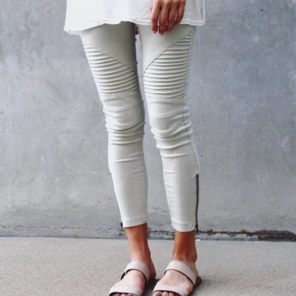 ❗️LAST❗️Heather Grey Moto Leggings with Ankle Zip - Picture 4 of 5